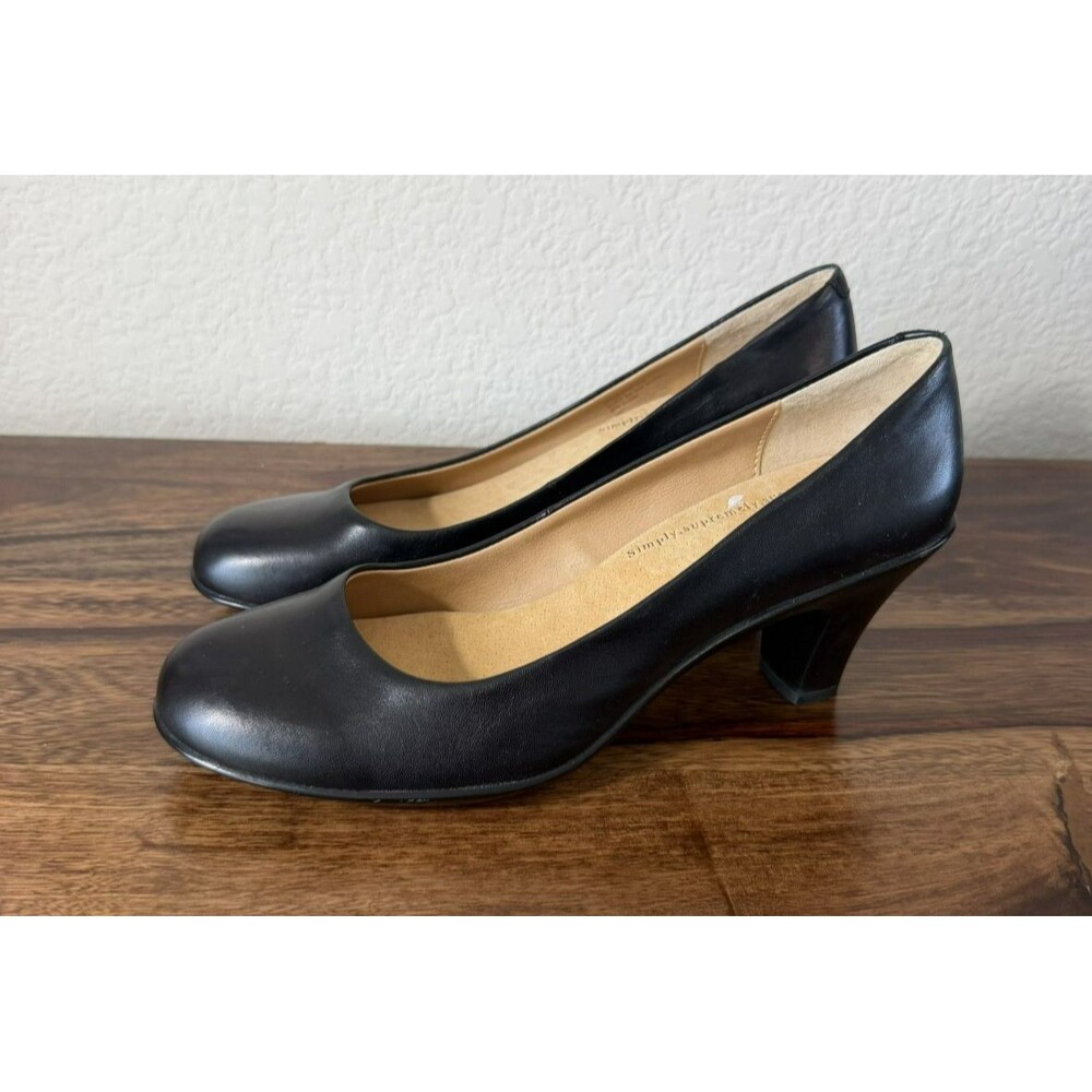 NEW Soft Spots Pump Women 7.5M Black Leather Comfort Round Toe Made in USA